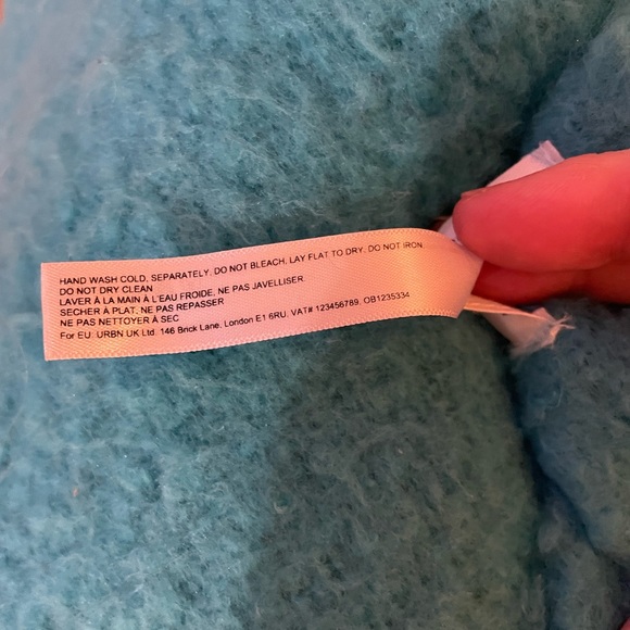 Anthro throw/wrap - Picture 4 of 4